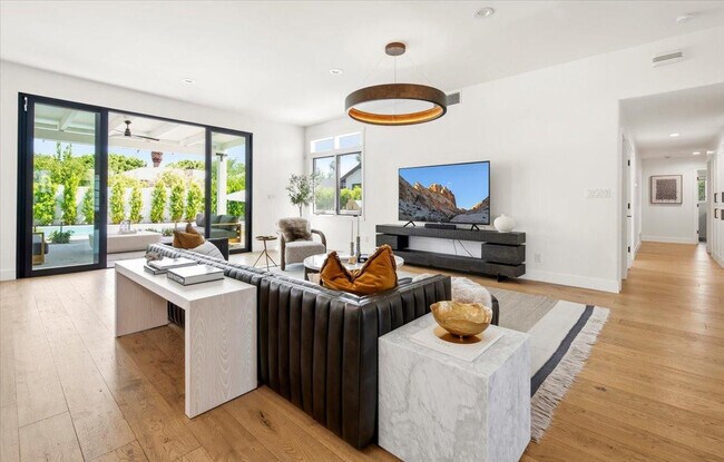 Building Photo - 3631 N 54th Ct