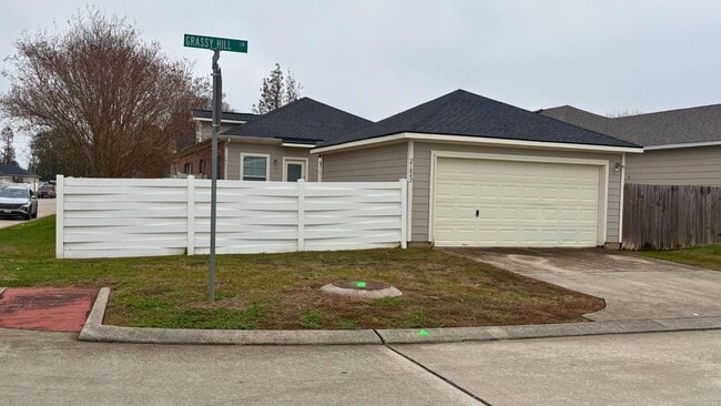 Building Photo - 21842 Grassy Hill Ln