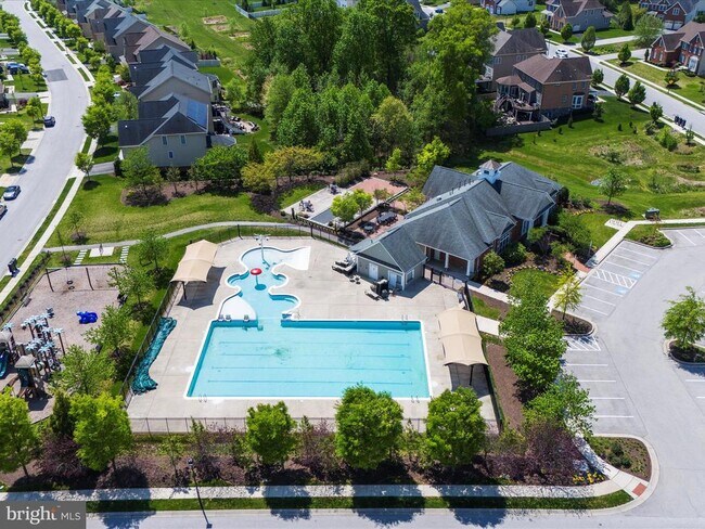 Building Photo - 8512 Pine Springs Dr