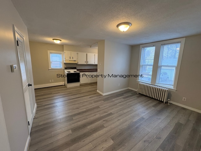 Building Photo - 66 Hamlet Ave