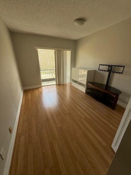 Building Photo - 4113 NW 88th Ave