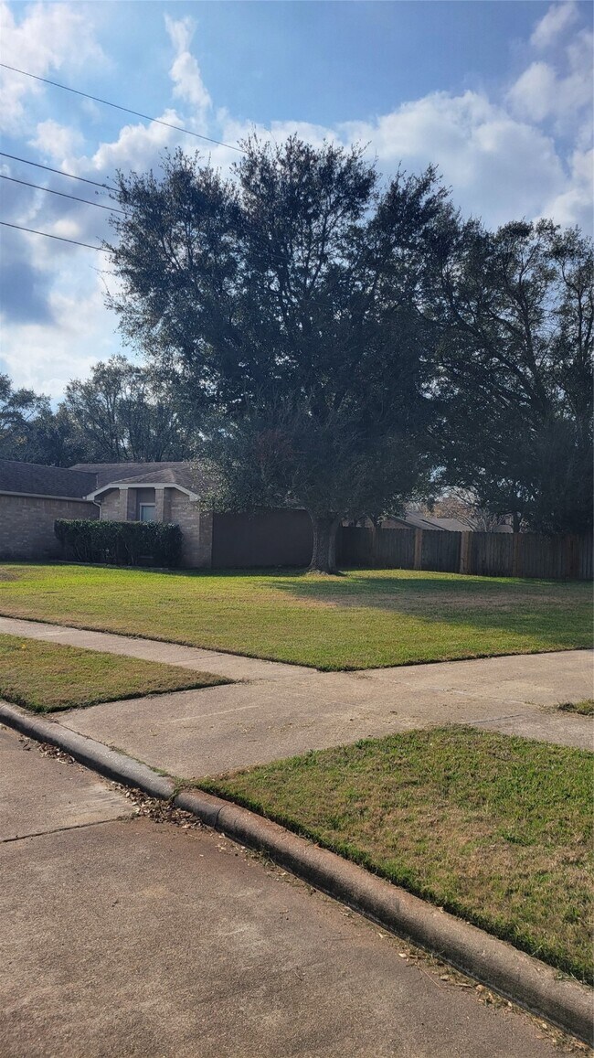 Building Photo - 2906 Whetrock Ln