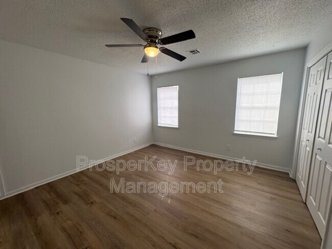 Building Photo - 3009 Montwood Ct