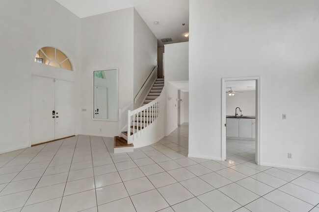 Building Photo - 8895 Sonoma Lake Blvd