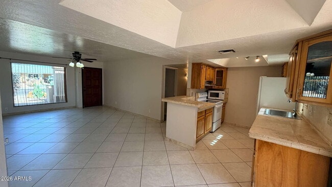 Building Photo - 3809 E Sweetwater Ave