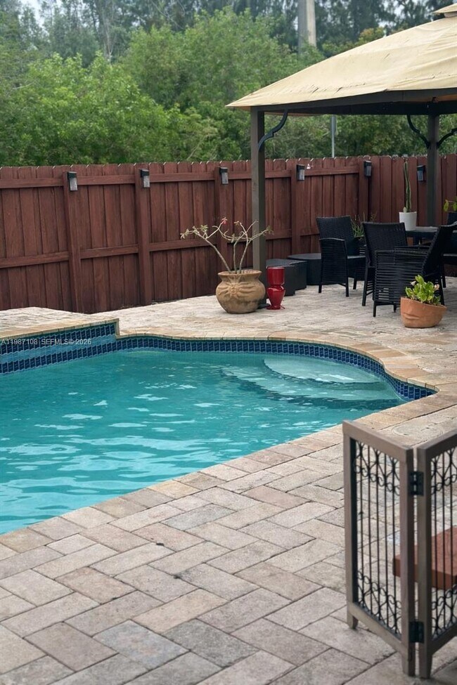 Building Photo - 4128 SW 156th Ct