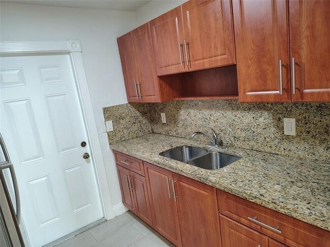 Building Photo - 3731 NW 78th Ln