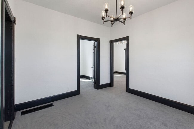 Building Photo - 3 Bedroom Bungalow in Fort Collins