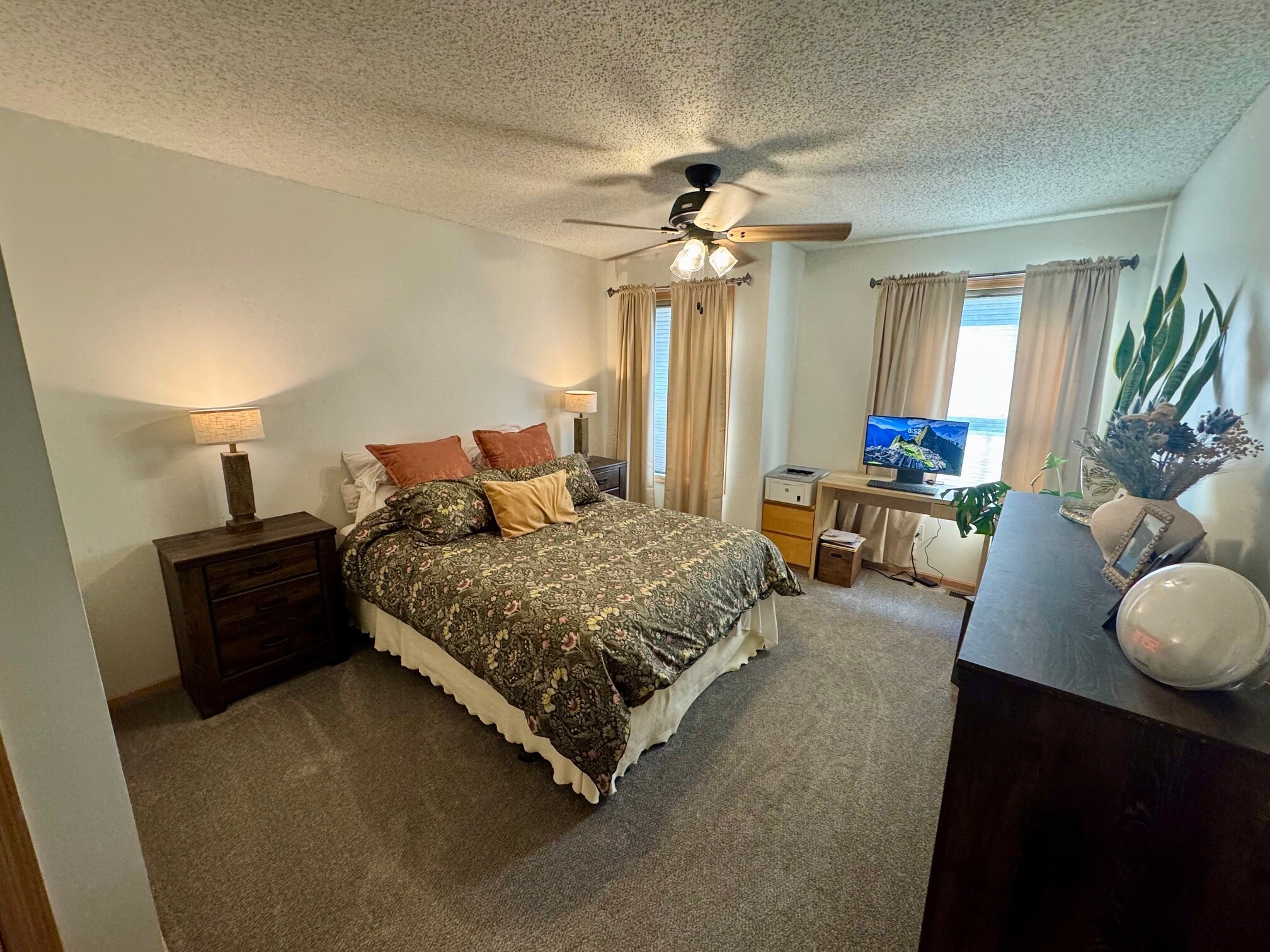 Master Bedroom - 11217 Kinsley St