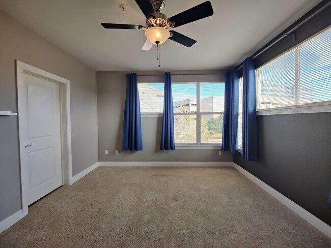 Building Photo - 9019 E Panorama Cir