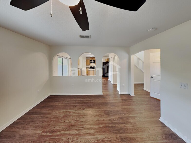 Building Photo - 209 King Arthur Ct