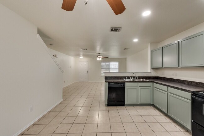 Building Photo - 1161 Condor Dr