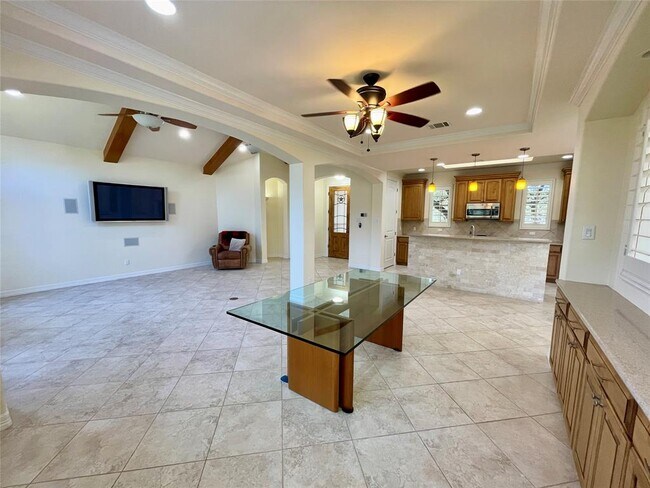 Building Photo - 20603 Highland Lake Loop