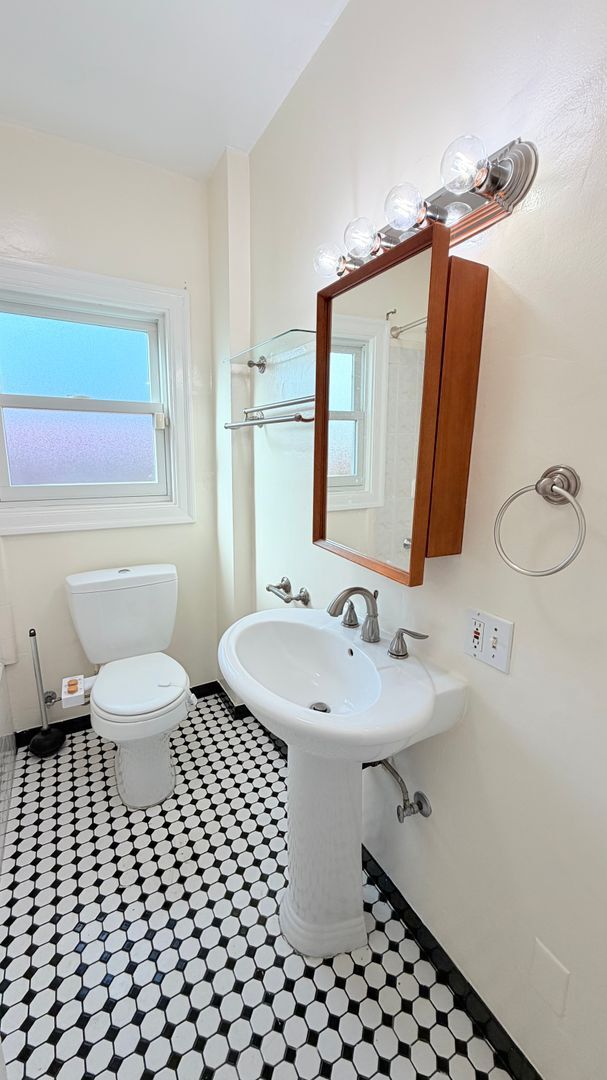 Building Photo - 3265 Liese Ave