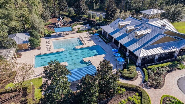 Building Photo - 3/2 updated with pool access!