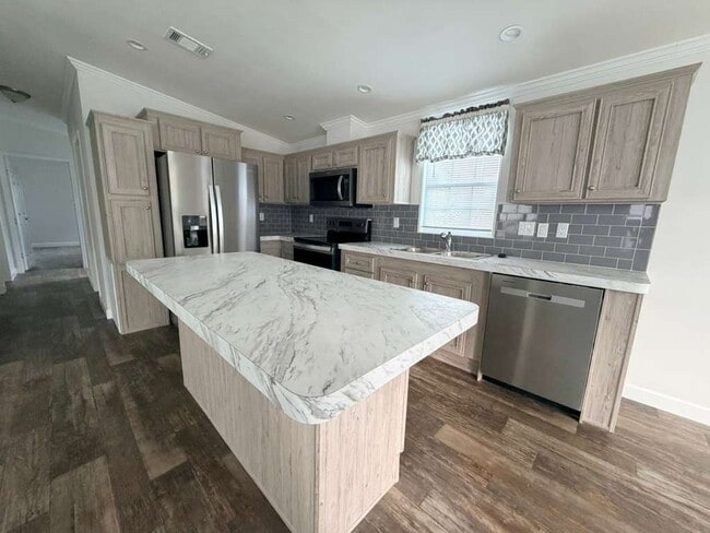 Building Photo - 5257 SW 32nd St