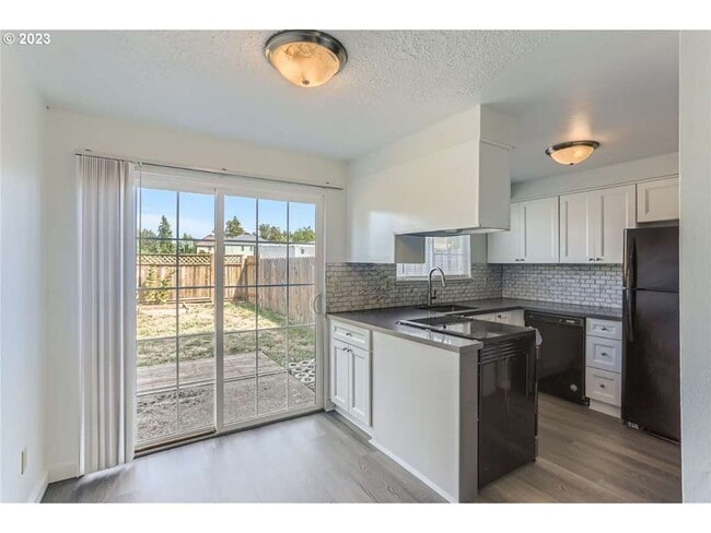 Building Photo - 3adlj01