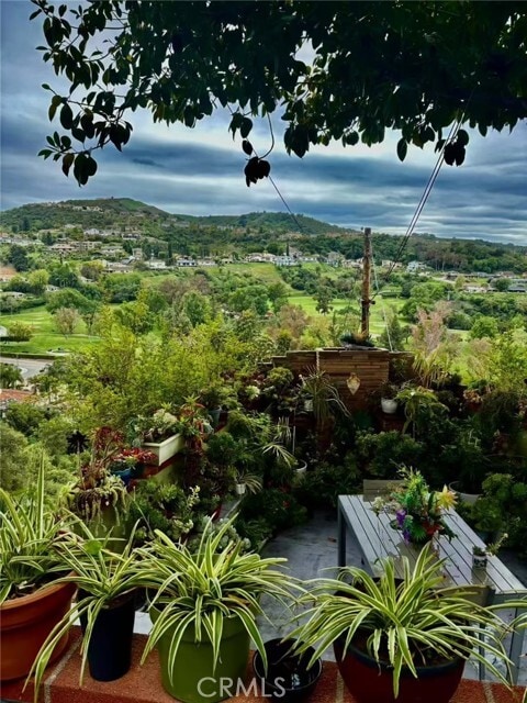 Building Photo - 2832 E Farview Ln