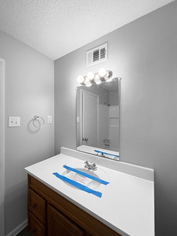 Building Photo - 5357 Queen Anne Dr