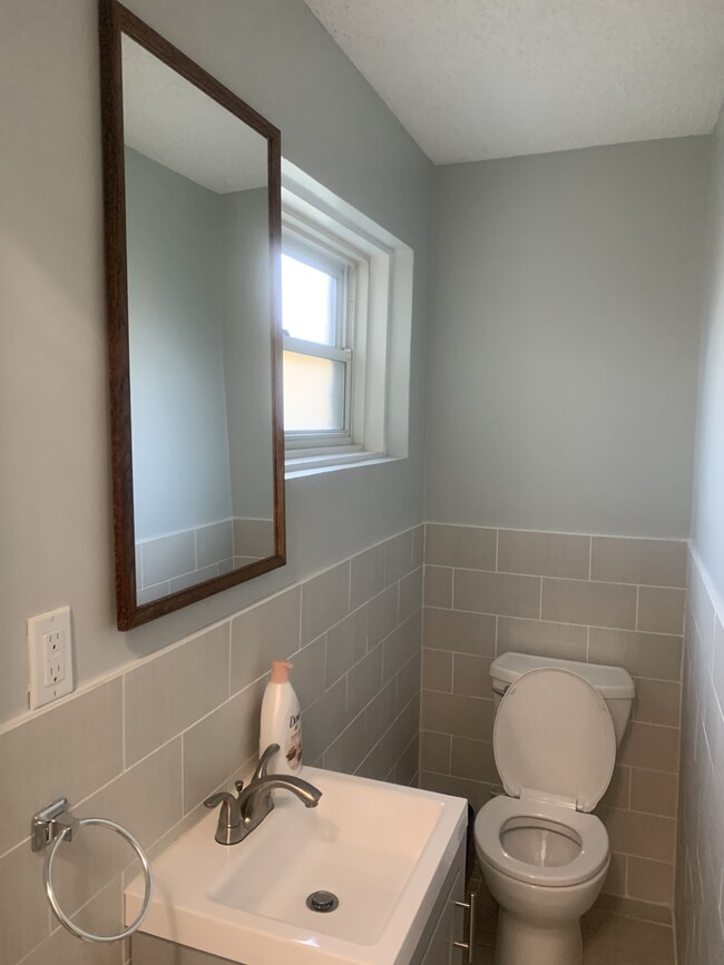 1st Fl, Half Bathroom - 2803 Keating St