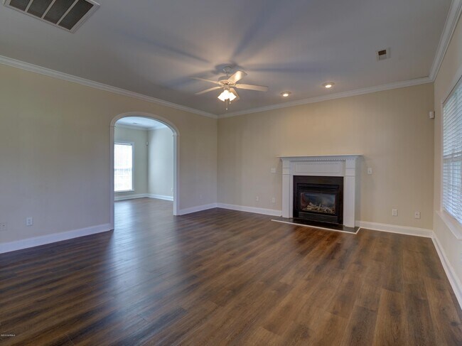 Building Photo - 217 Windchime Dr