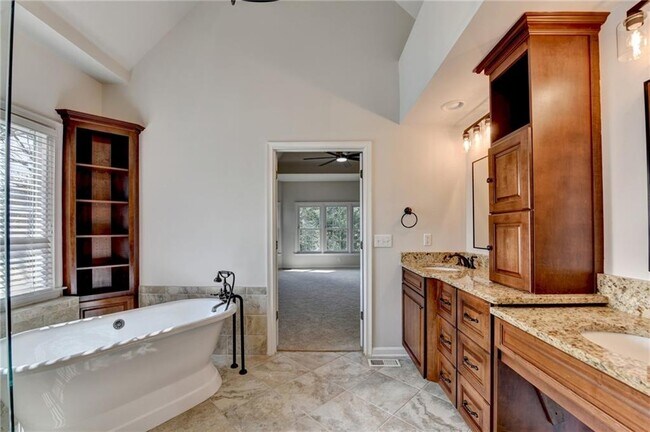 Building Photo - 6415 Sterling Dr