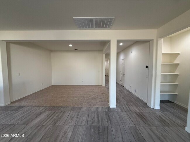 Building Photo - 8716 E Navarro Ave