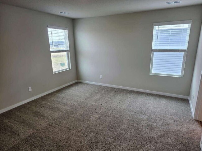 Building Photo - 655 NW Williamsburg Ln