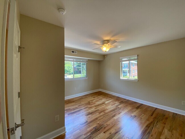Building Photo - One bedroom one bathroom apartment off of West Union - Downtown Morganton