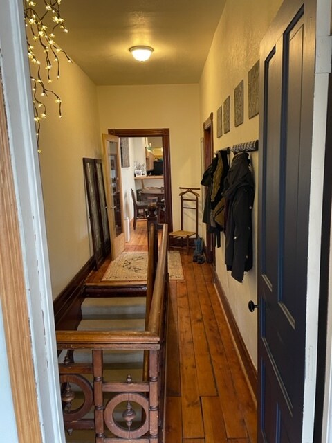 apt not furnished - 219 N Franklin St