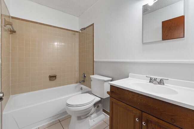 Building Photo - 6926 SW 45th Ave