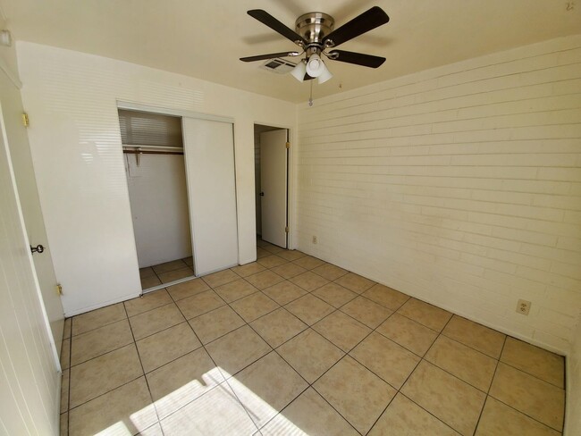 Building Photo - 1608-1610 W. Becker Lane