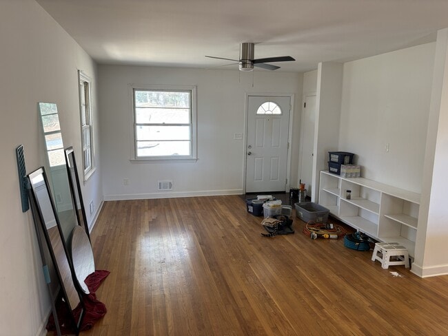 Building Photo - 1012 Powell Dr