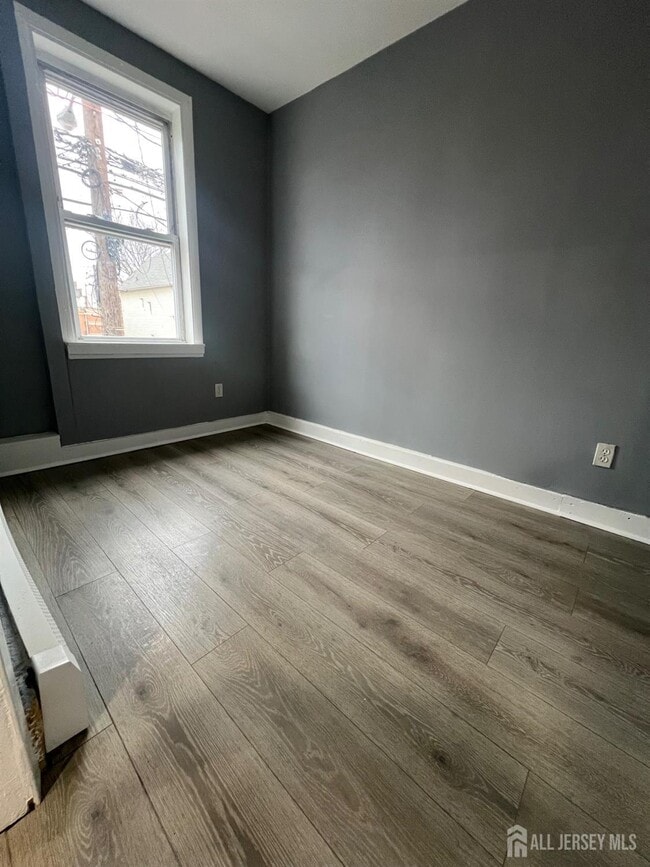 Building Photo - 387 Market St