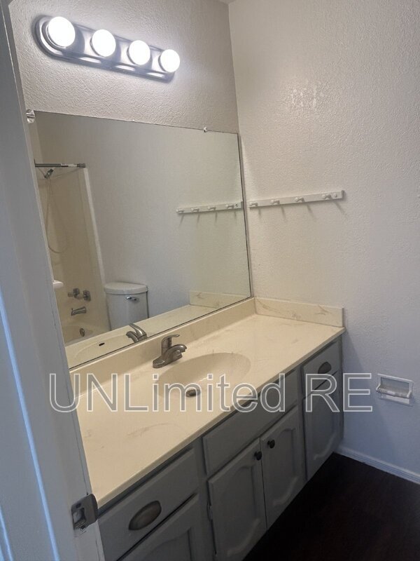 Building Photo - 3635 Clearwater Dr