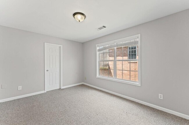 Building Photo - 5605 Martin Grove Dr NW
