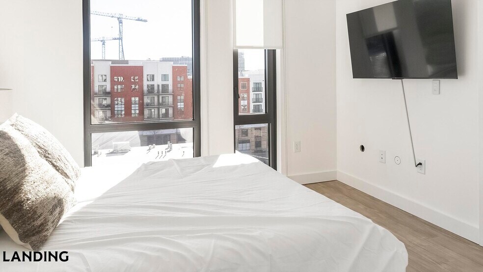 Building Photo - 1007 S Mint St