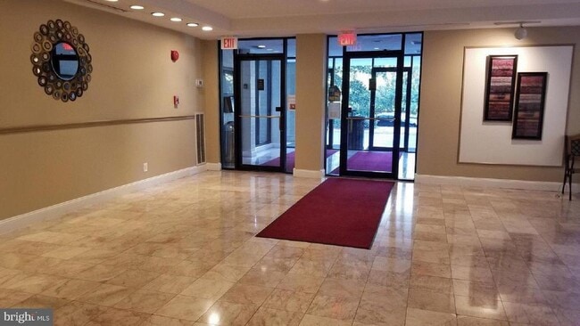 Building Photo - 3100 S Manchester St