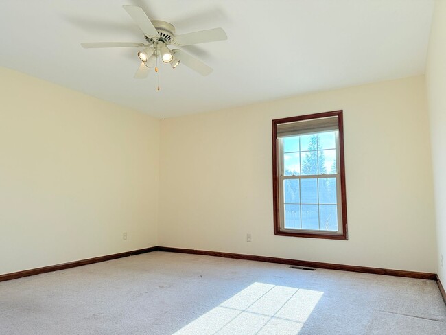 Building Photo - Charming 3-Bedroom Home in Lincoln, DE – P...