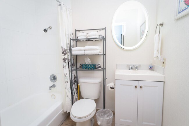 Building Photo - Beautiful 2 Bedroom Condo in Santee