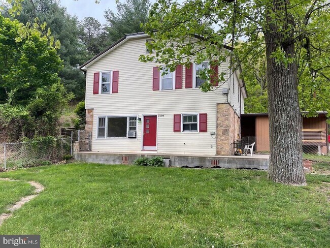 Building Photo - 1499 VALLEY