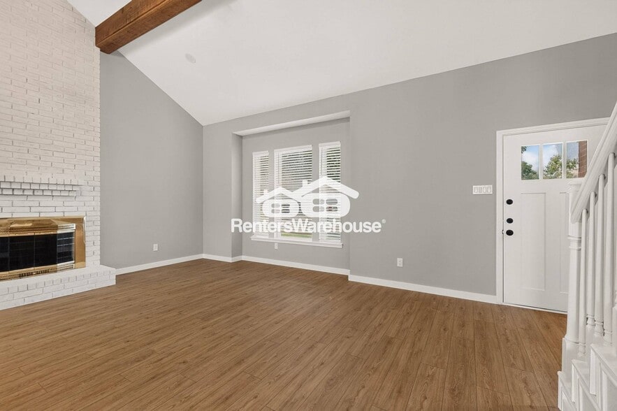 Building Photo - 8008 Cornell Dr