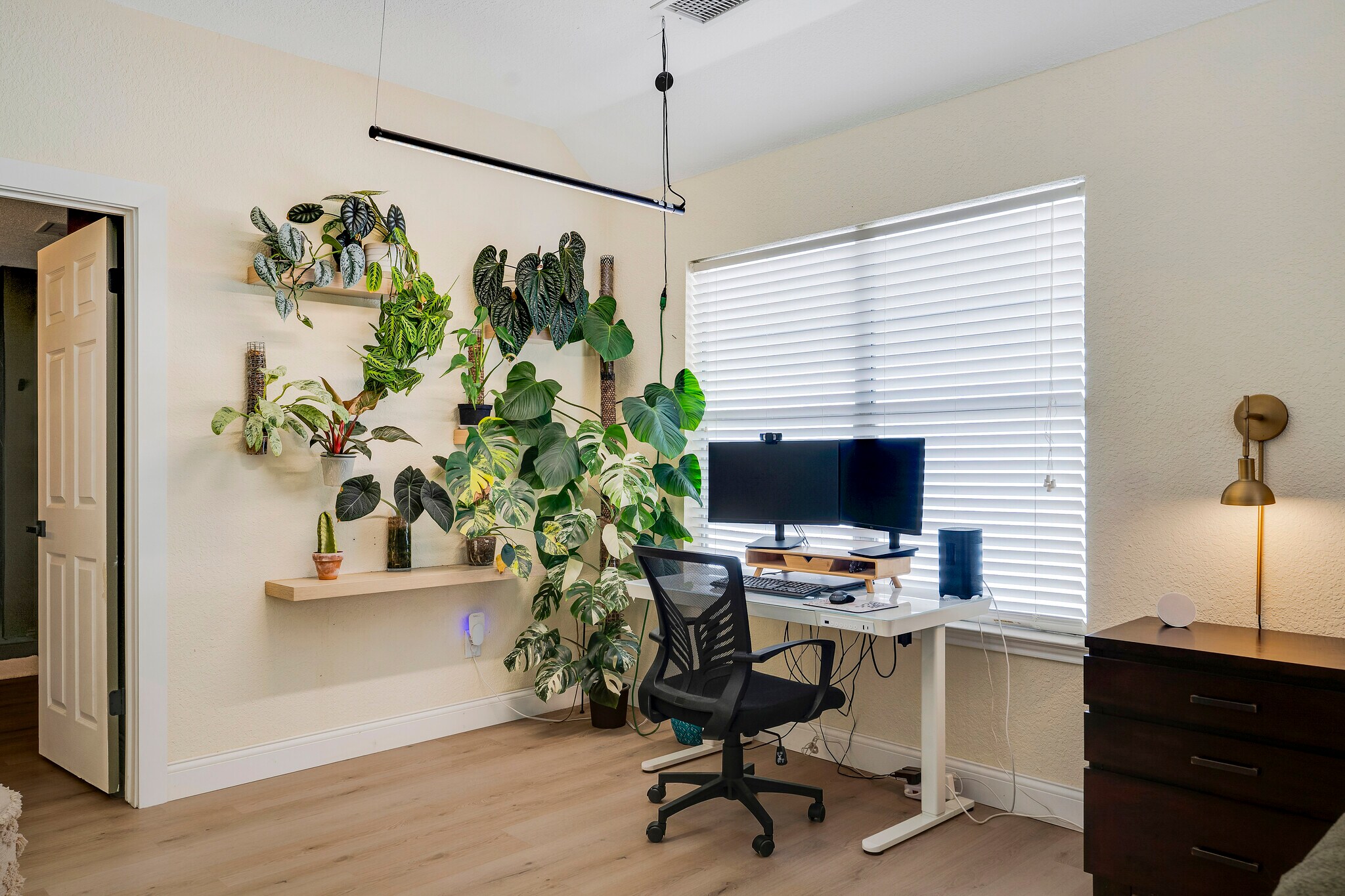 Building Photo - 10331 Mustang Rdg