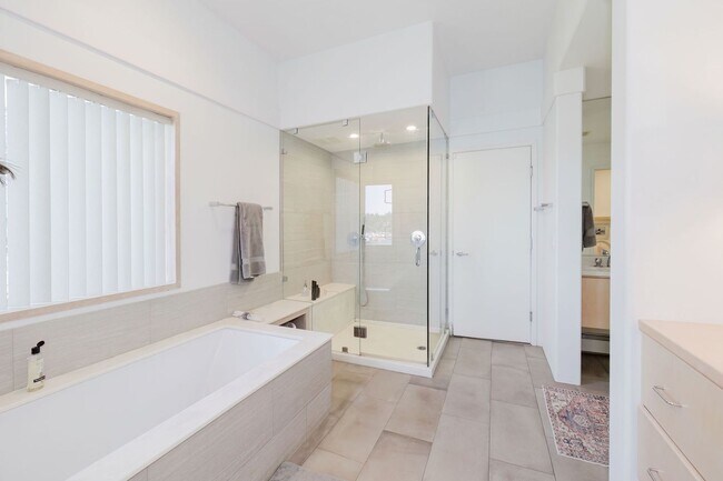 Building Photo - Furnished Bainbridge Island Waterfront Home with Incredible Views