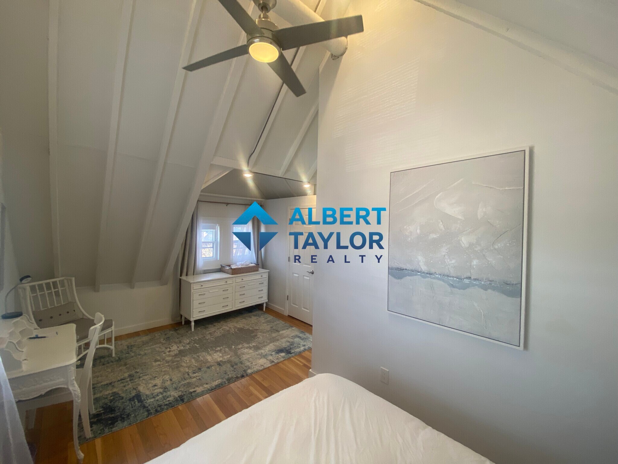 Building Photo - 15 Chiswick Ter