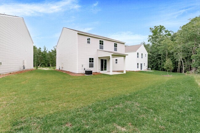 Building Photo - Discover the Perfect Blend of Comfort and ...