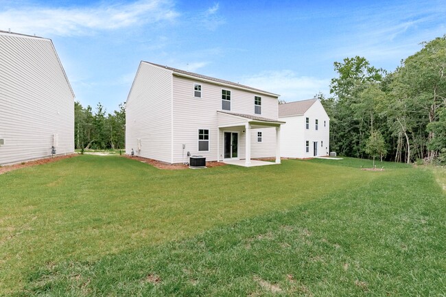 Building Photo - Stunning 5-Bedroom Home in Boulder Ridge –...