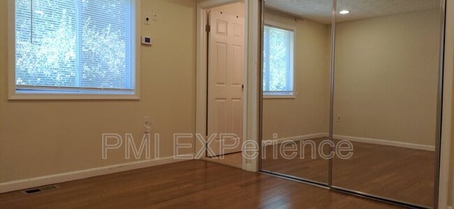 Building Photo - 204 Taurus Dr