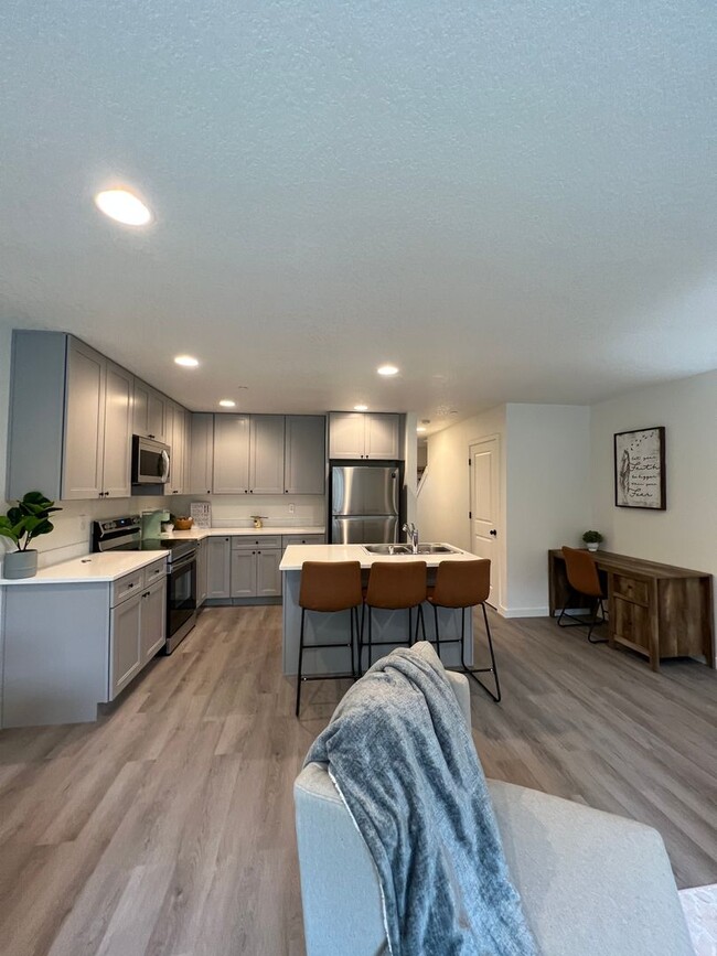 Building Photo - BRAND NEW! Modern Townhomes-Amazing Locati...