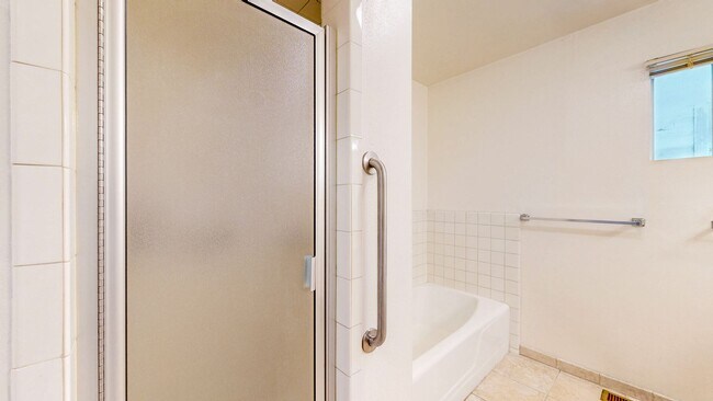 Building Photo - 1426 3rd St